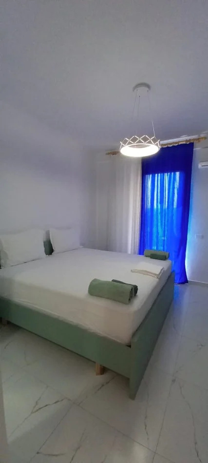 Tirane, jepet me qera apartament 2+1+Ballkon Kati 4, 100 m² 600 € (Oxhaku)