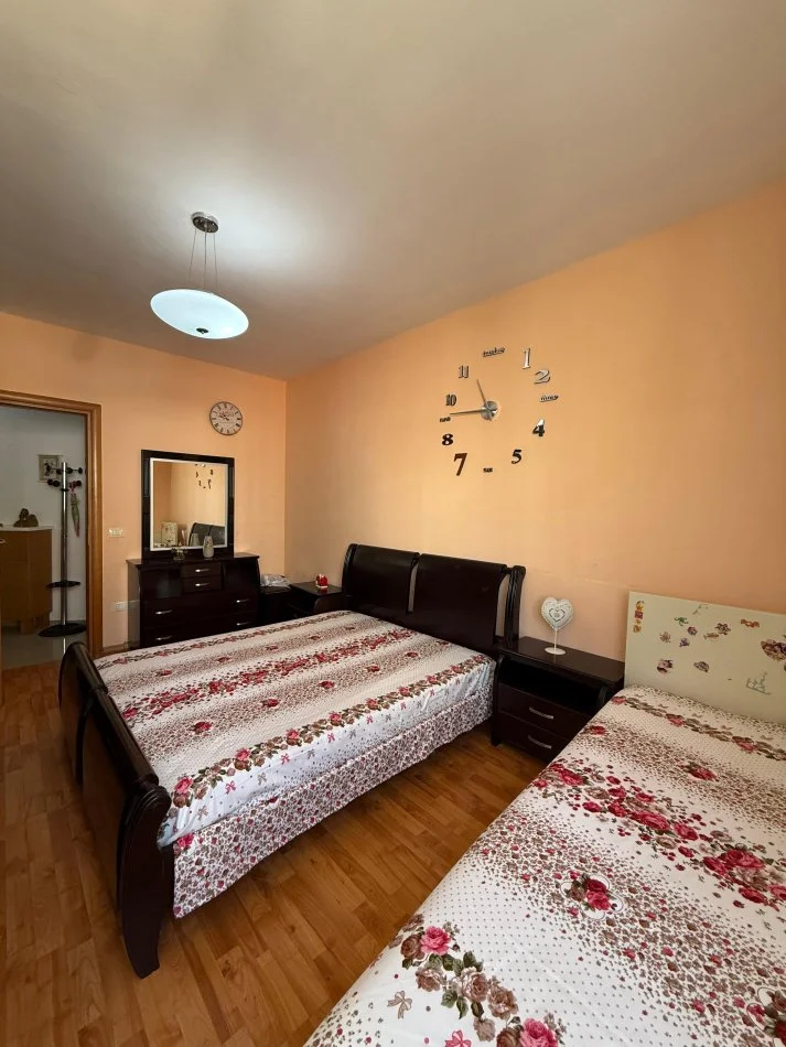 Tirane, shitet apartament 1+1+Ballkon , 68 m² 91.000 € (Fresk, Rruga e Thesarit)