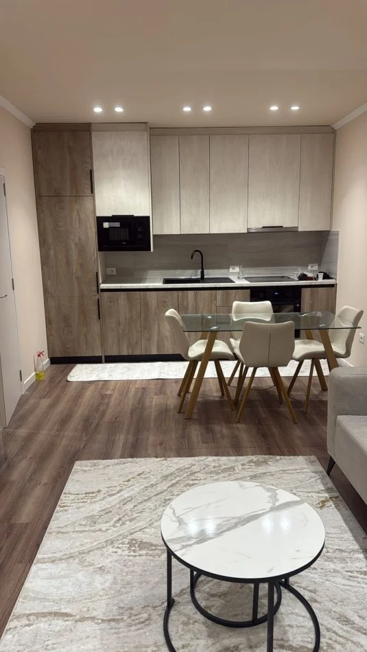 Tirane, jepet me qera apartament 1+1 Kati 3, 70 m² 1.000 € (Liqeni Thate)