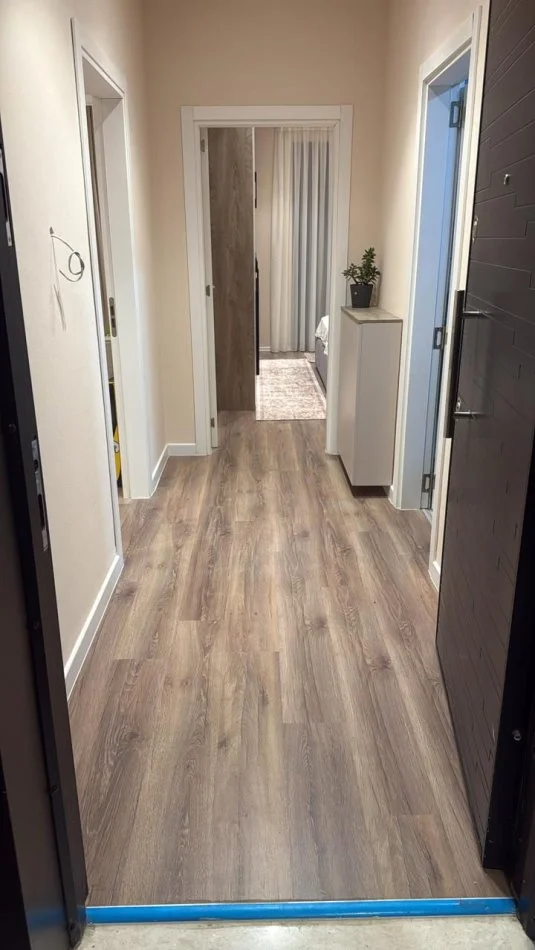 Tirane, jepet me qera apartament 1+1 Kati 3, 70 m² 1.000 € (Liqeni Thate)