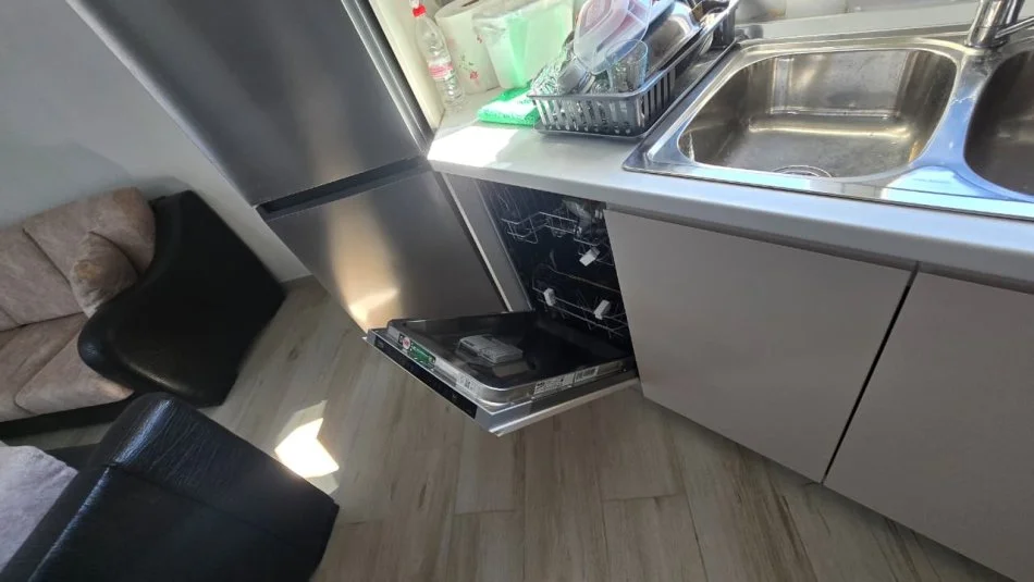 Tirane, jepet me qera apartament 2+1+Ballkon Kati 3, 100 m²