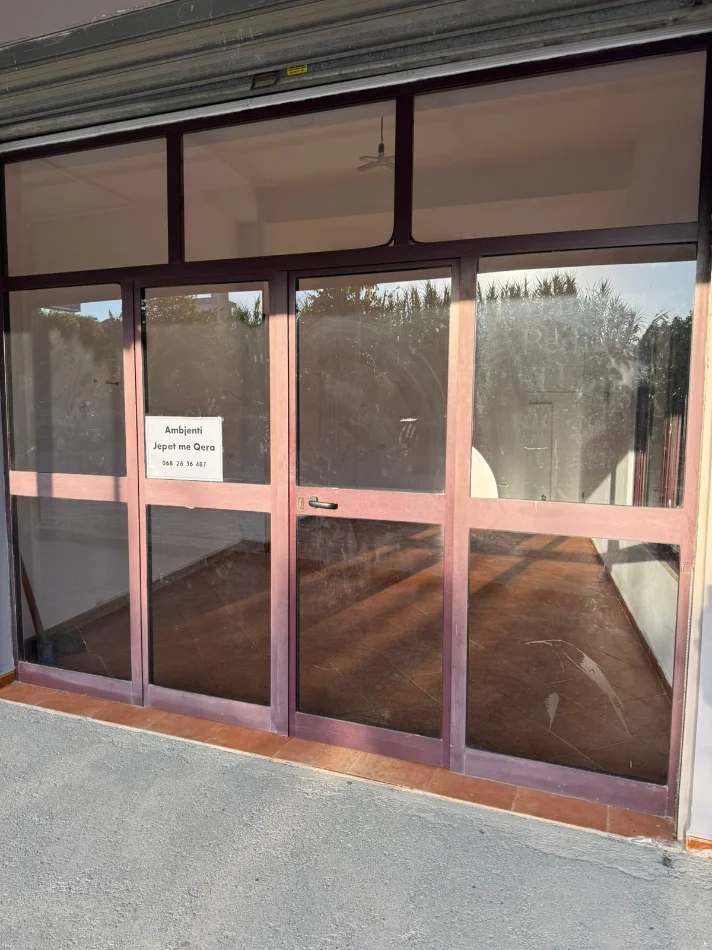 Durres, jepet me qera ambjent biznesi Kati 0, 30 m² 250 € (Rruga Aleksander Goga, Lgj 15, Spitalle (50m sa kalon shkollen Neim Babameto))