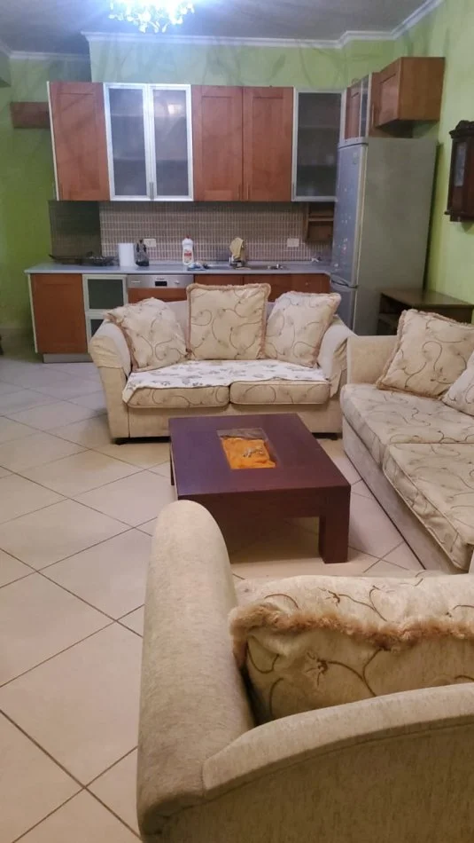 Tirane, jepet me qera apartament 2+1 Kati 8, 100 m² 650 € (zogu i zi)