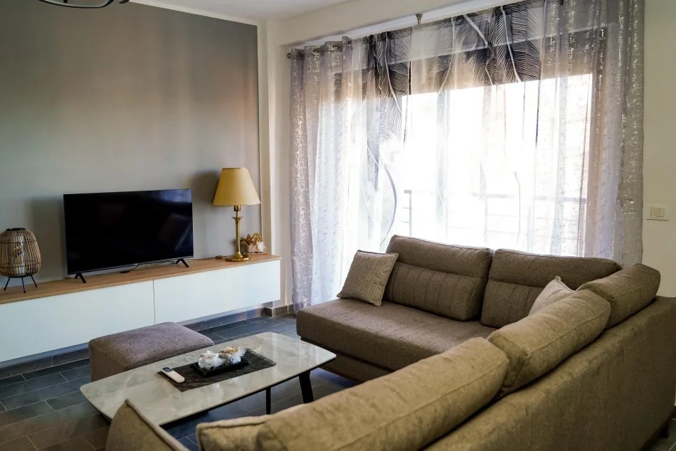 Durres, jepet me qera apartament 1+1+Ballkon Kati 4, 400 € (Plazh,Durres)