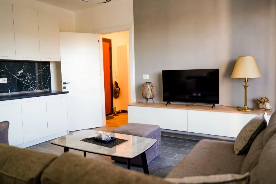 Durres, jepet me qera apartament 1+1+Ballkon Kati 4, 400 € (Plazh,Durres)