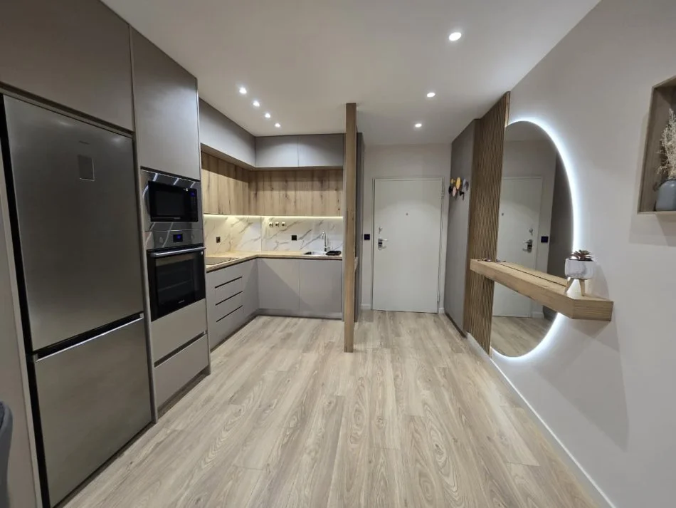 Tirane, jepet me qera apartament 2+1+Ballkon Kati 3, 120 m² 1.500 € (myslym shyri)