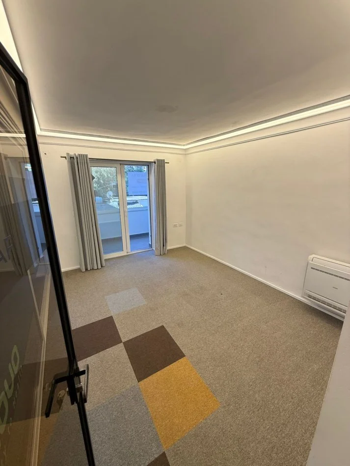 Tirane, jepet me qera zyre , 130 m² 1.500 € (Zogu i Zi)