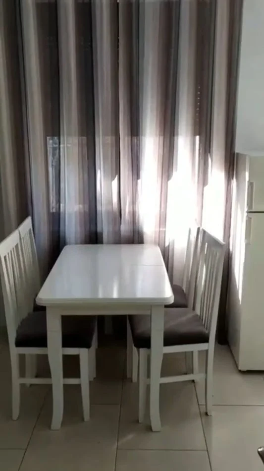 Tirane, jepet me qera apartament 1+1+Ballkon Kati 3, 65 m² 600 € (Myslym Shyri)