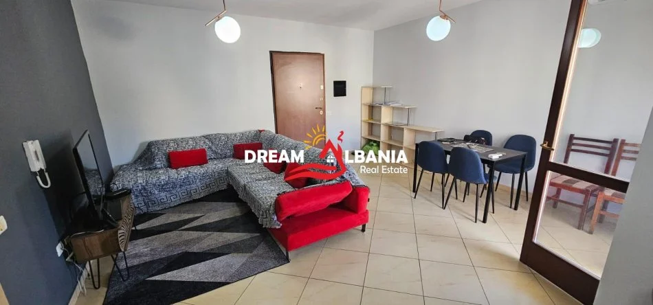 Tirane, jepet me qera apartament 2+1 , 100 m² 650 € (tek Kopshti Botanik)