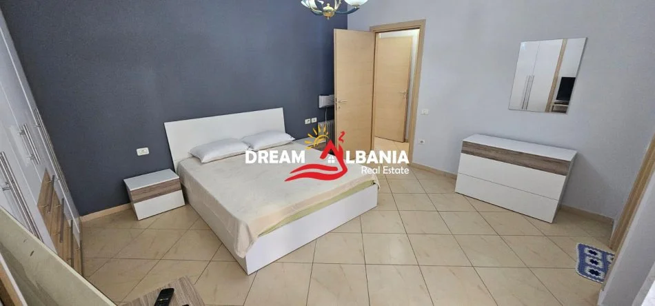 Tirane, jepet me qera apartament 2+1 , 100 m² 650 € (tek Kopshti Botanik)