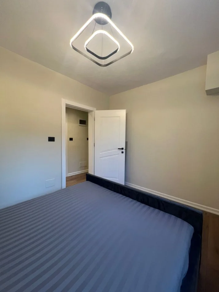 Tirane, shitet apartament 1+1 Kati 1, 40 m² 105.000 € (Mozaiku, 21 Dhjetori)