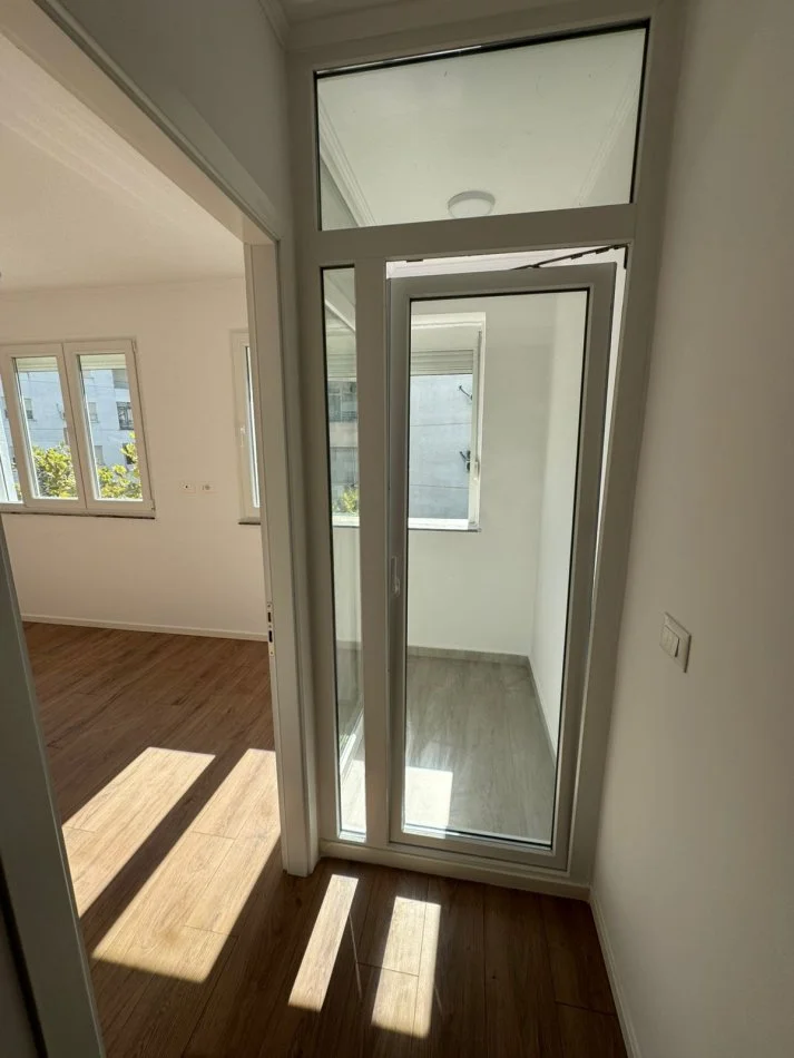 Tirane, shitet apartament 1+1+Ballkon Kati 7, 47 m² 102.000 € (don bosko)