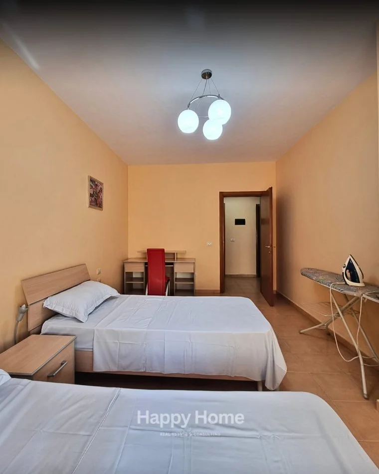 Tirane, jepet me qera apartament 2+1+Ballkon Kati 2, 100 m² 850 € (RTSH)