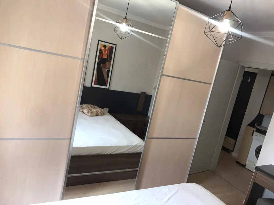Tirane, jepet me qera apartament 3+1 Kati 6, 125 m² 1.100 € (rruga sulejman pasha)