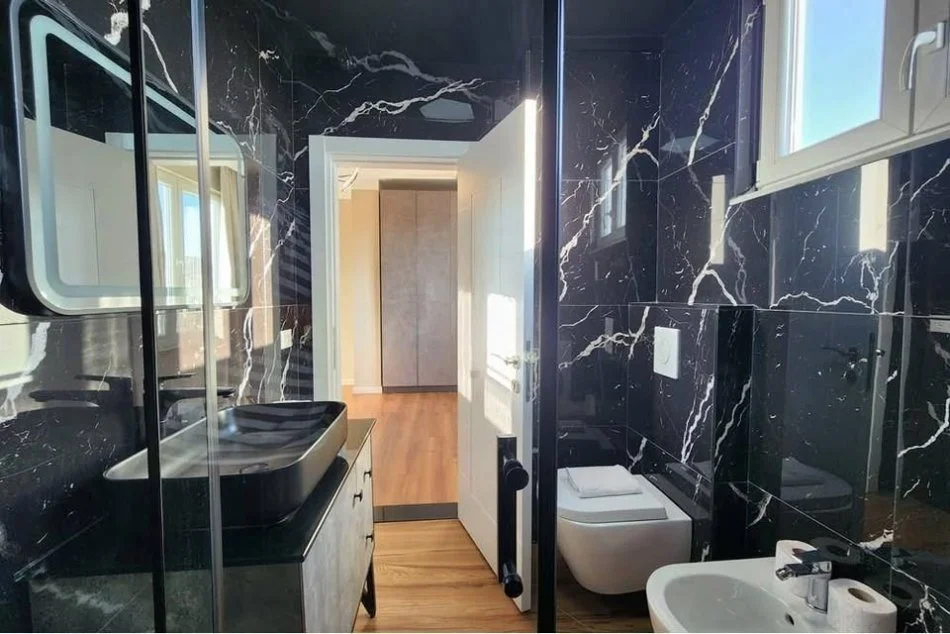 Tirane, shitet apartament 2+1 Kati 7, 106 m² 320.000 € (Komuna e Parisit)