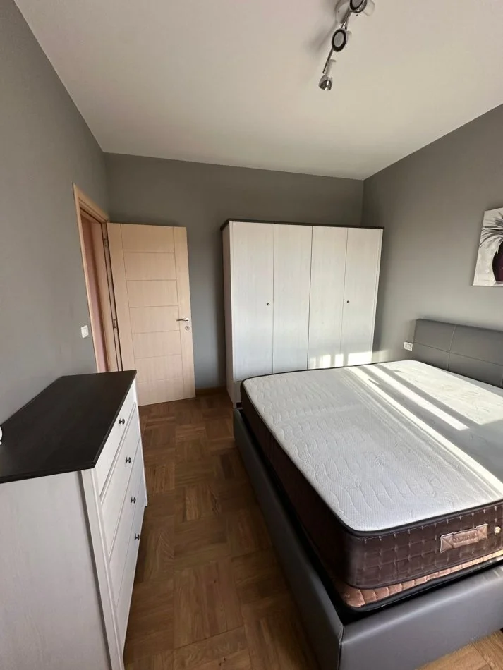 Tirane, jepet me qera apartament 1+1+Ballkon Kati 4, 65 m² 600 € (rruga dervish hatixhe)