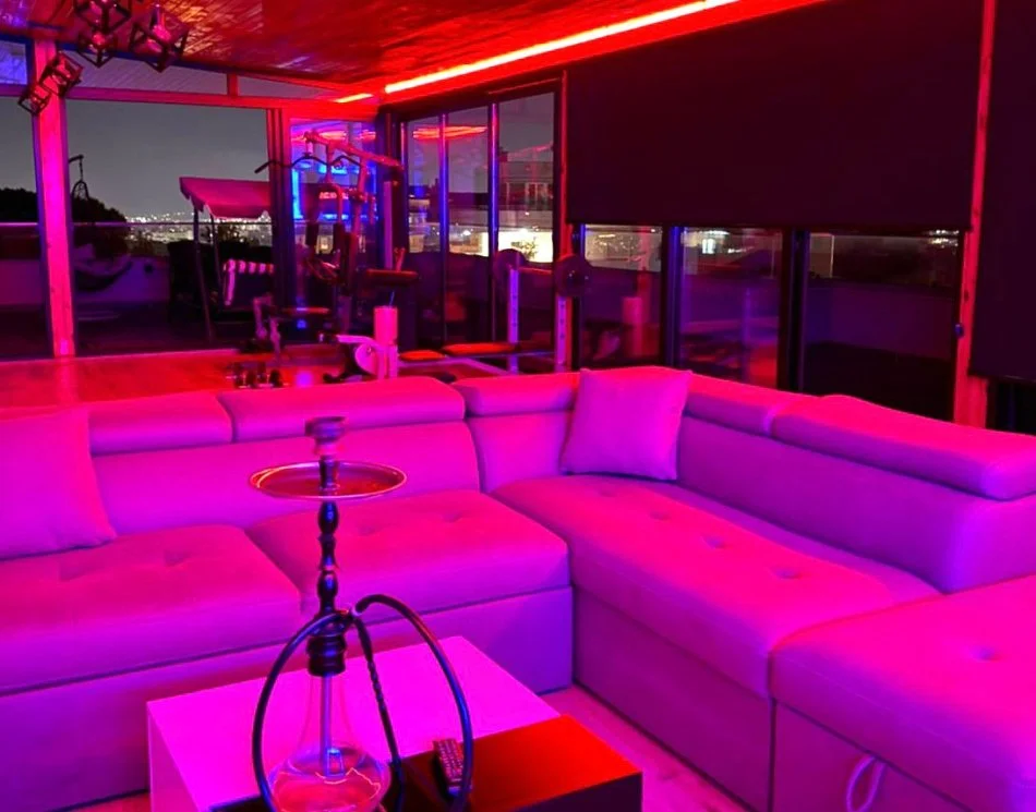 SHITET: PENTHOUSE UNIK 🔥(250 m2) *(📍 Fresk- Qesarake)  ME SUPER PAMJE NGA TIRANA || 300.000 Euro || I mobiluar me super Cilësi 🏡