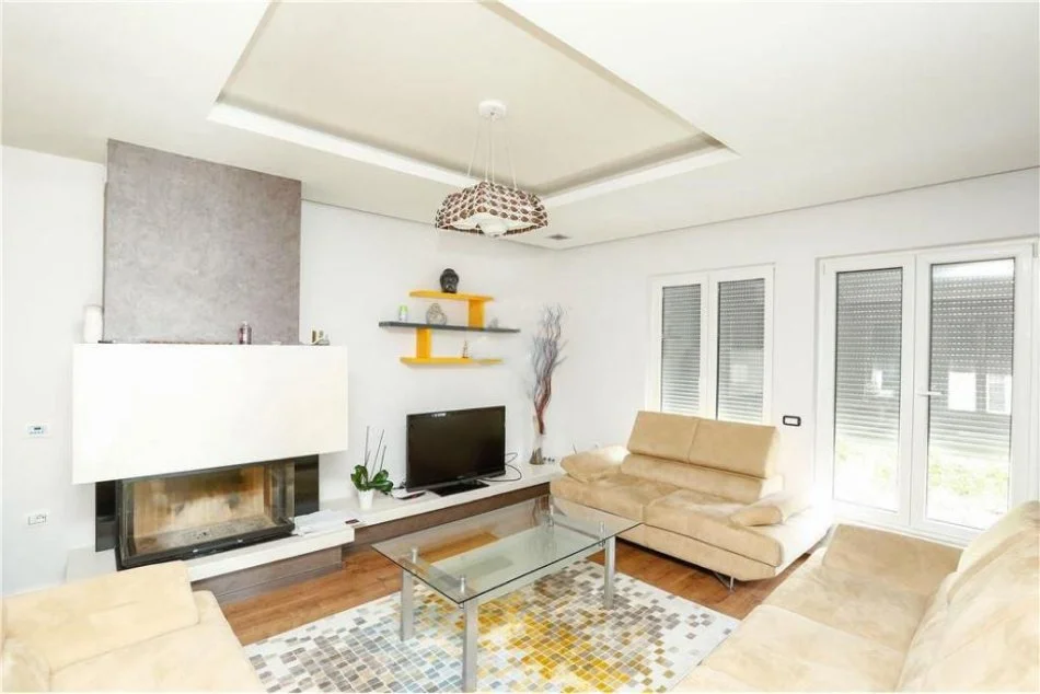 Tirane, jepet me qera Vile 3 Katshe Kati 0, 358 m² 2.400 € (TEG)