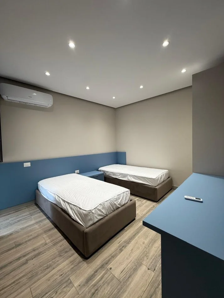 Durres, jepet me qera apartament 2+1 Kati 9, 1.000 € (Poliklinika)