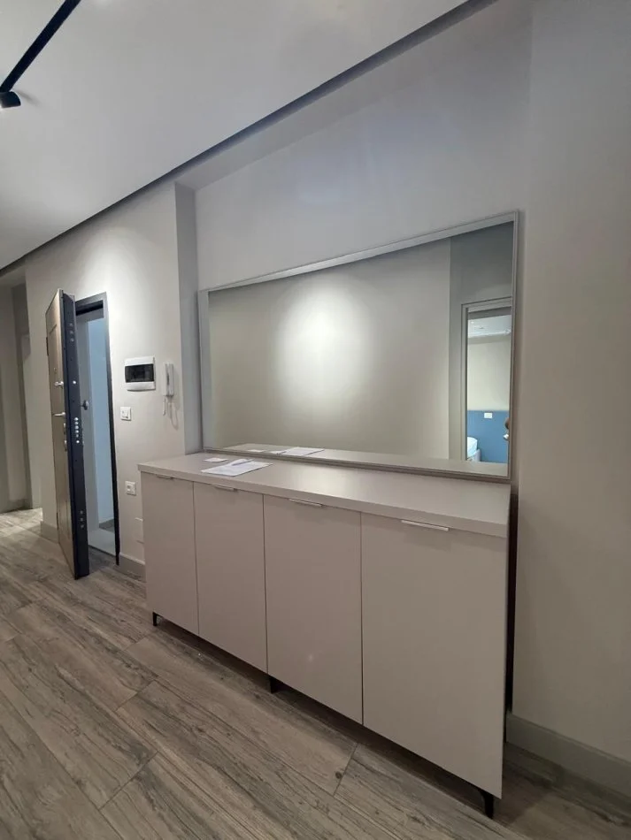 Durres, jepet me qera apartament 2+1 Kati 9, 1.000 € (Poliklinika)