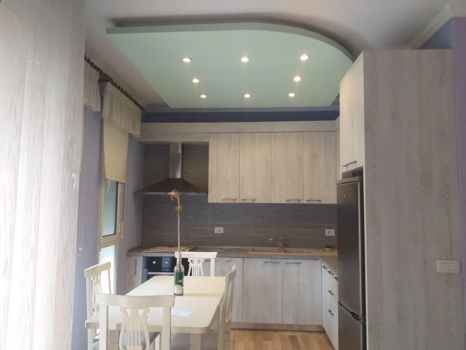 Tirane, jap me qera apartament 1+1 Kati 6, 76 m² 650 € (Pazari i Ri)