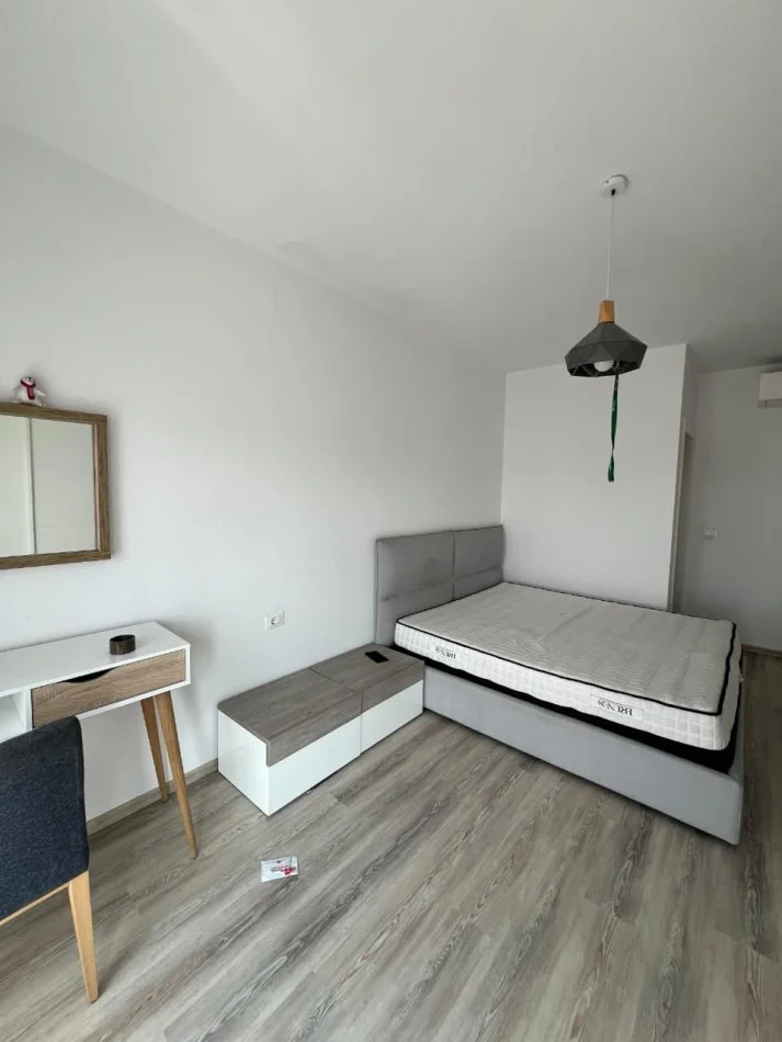 Tirane, jepet me qera apartament 2+1+Aneks+Ballkon Kati 5, 117 m² 1.100 € (zogu i zi)