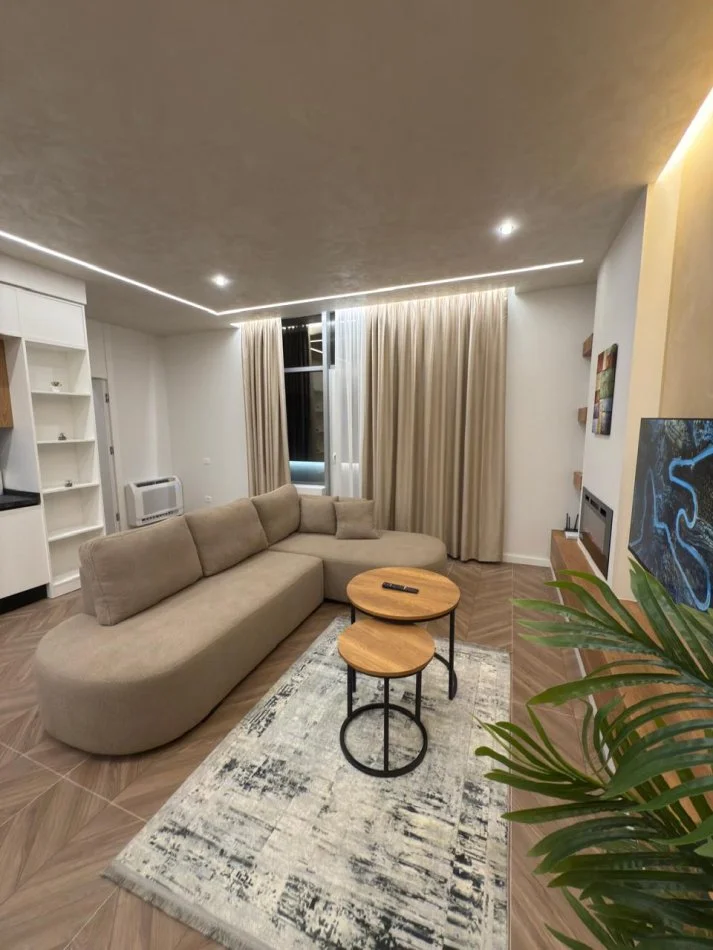 Durres, jepet me qera apartament 2+1+Ballkon , 95 m² 1.100 € (27 kateshi)