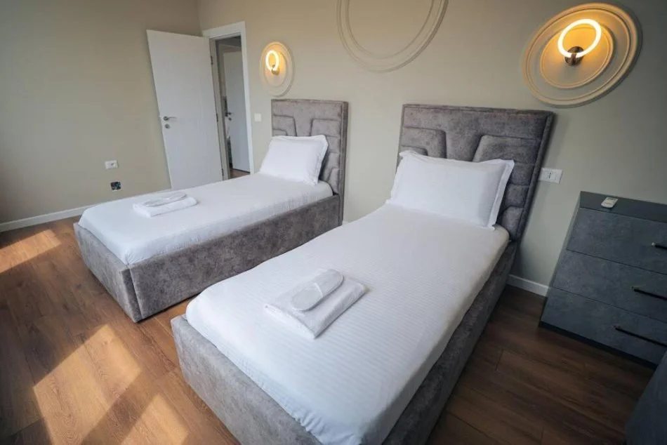 Tirane, shitet apartament 2+1+Ballkon Kati 7, 107 m² 320.000 € (Stadiumi Dinamo)