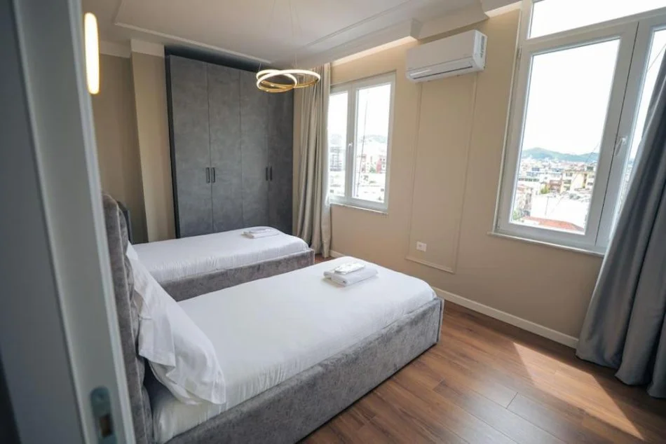 Tirane, shitet apartament 2+1+Ballkon Kati 7, 107 m² 320.000 € (Stadiumi Dinamo)