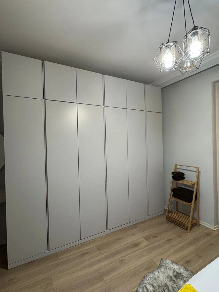 Tirane, jepet me qera apartament 1+1 Kati 4, 65 m² 900 € (Blloku)