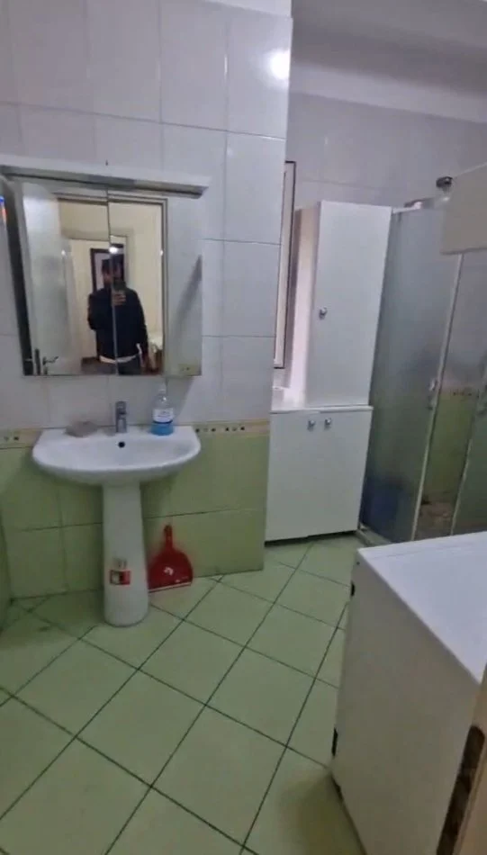 Tirane, jap me qera apartament 1+1+Ballkon Kati 1, 70 m² 450 € (Kodra Diellit, prane Big Market)