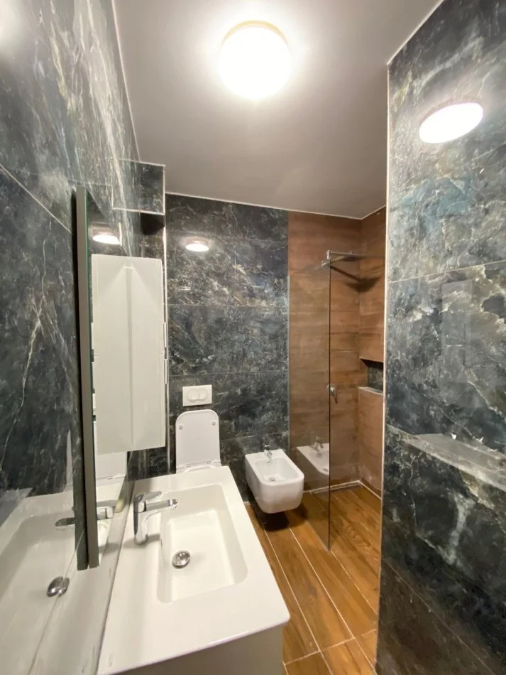 Durres, jepet me qera apartament ne plazh 1+1+Ballkon , (plazh)