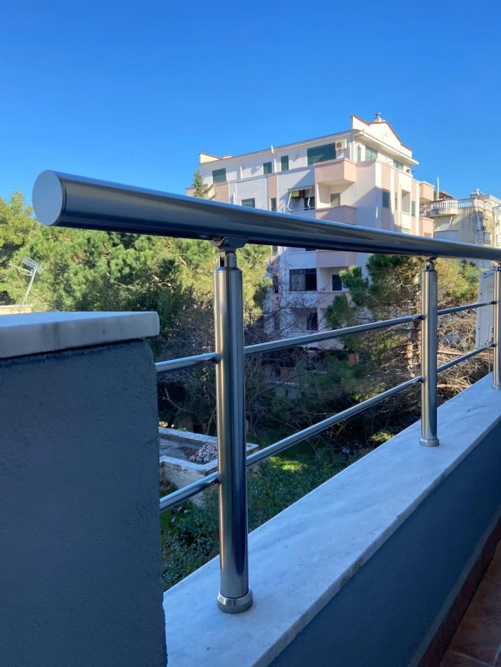 Durres, jepet me qera apartament ne plazh 1+1+Ballkon , (plazh)