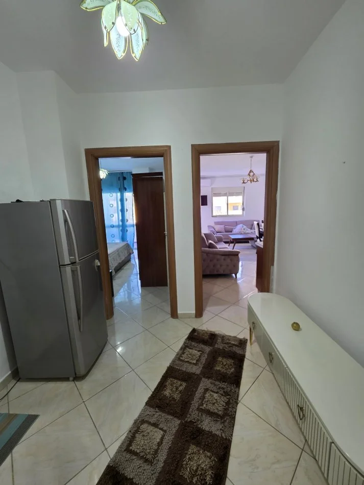 Durres, jepet me qera apartament ne plazh 1+1+Ballkon , 350 € (plazh)