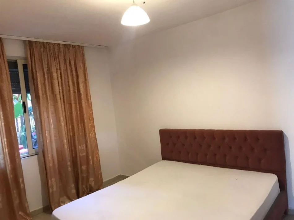 Tirane, jepet me qera nga Pronari, pa-komision apartament 1+1+Ballkon Kati 1, 56 m² 410 € (FROSINA PLAKU)