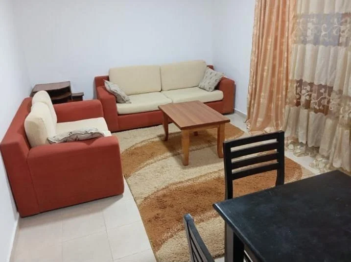 Tirane, jepet me qera nga Pronari, pa-komision apartament 1+1+Ballkon Kati 1, 56 m² 410 € (FROSINA PLAKU)