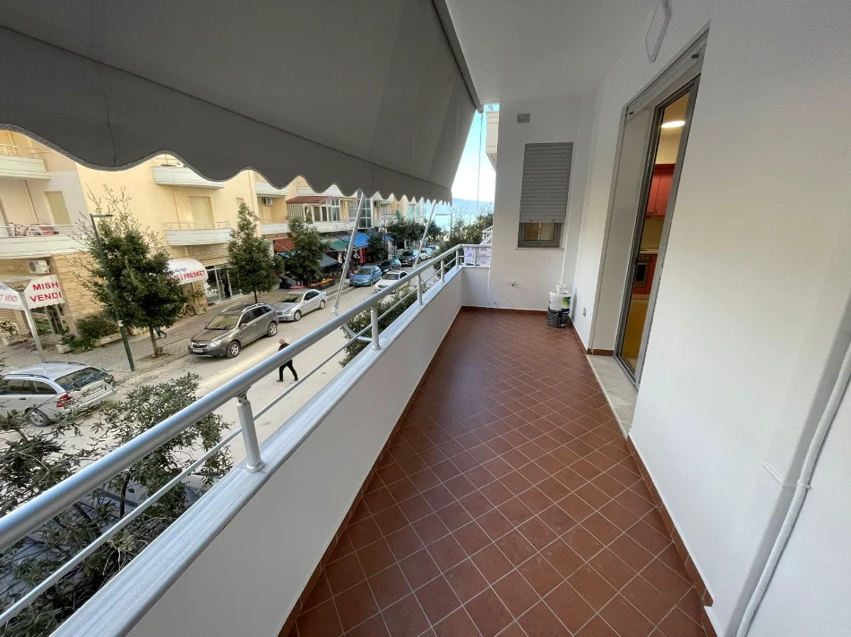JEPET ME APARTAMENT 1+1  500 € (VLORE LUNGOMARE)