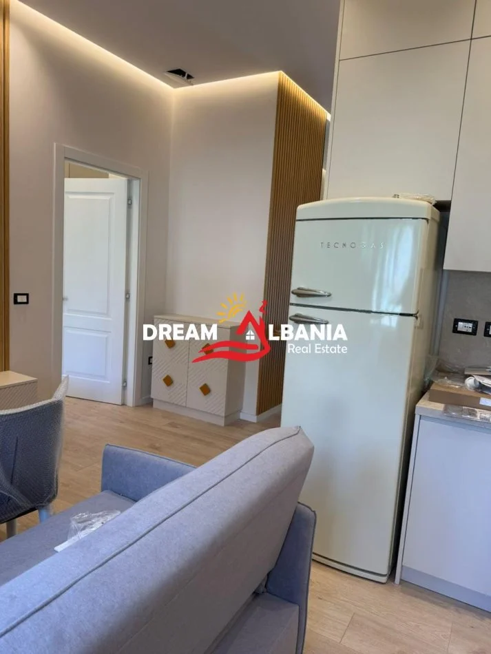 Tirane, jepet me qera apartament 1+1 , 55 m² 600 € (Qender)