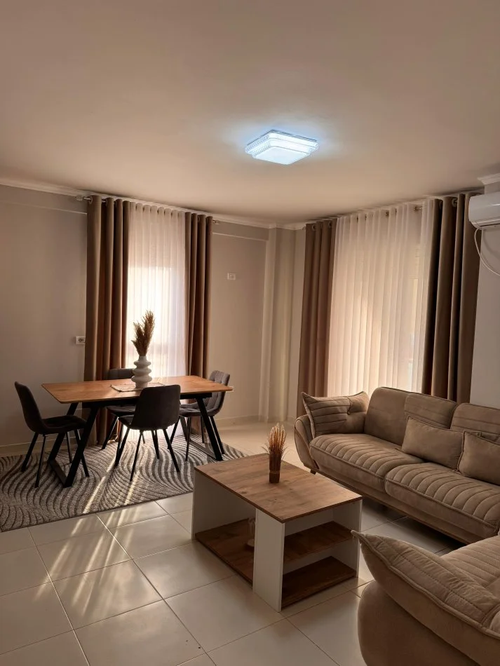 Tirane, jap me qera apartament 2+1+Ballkon Kati 5, 107 m² 800 € (prokuroria)