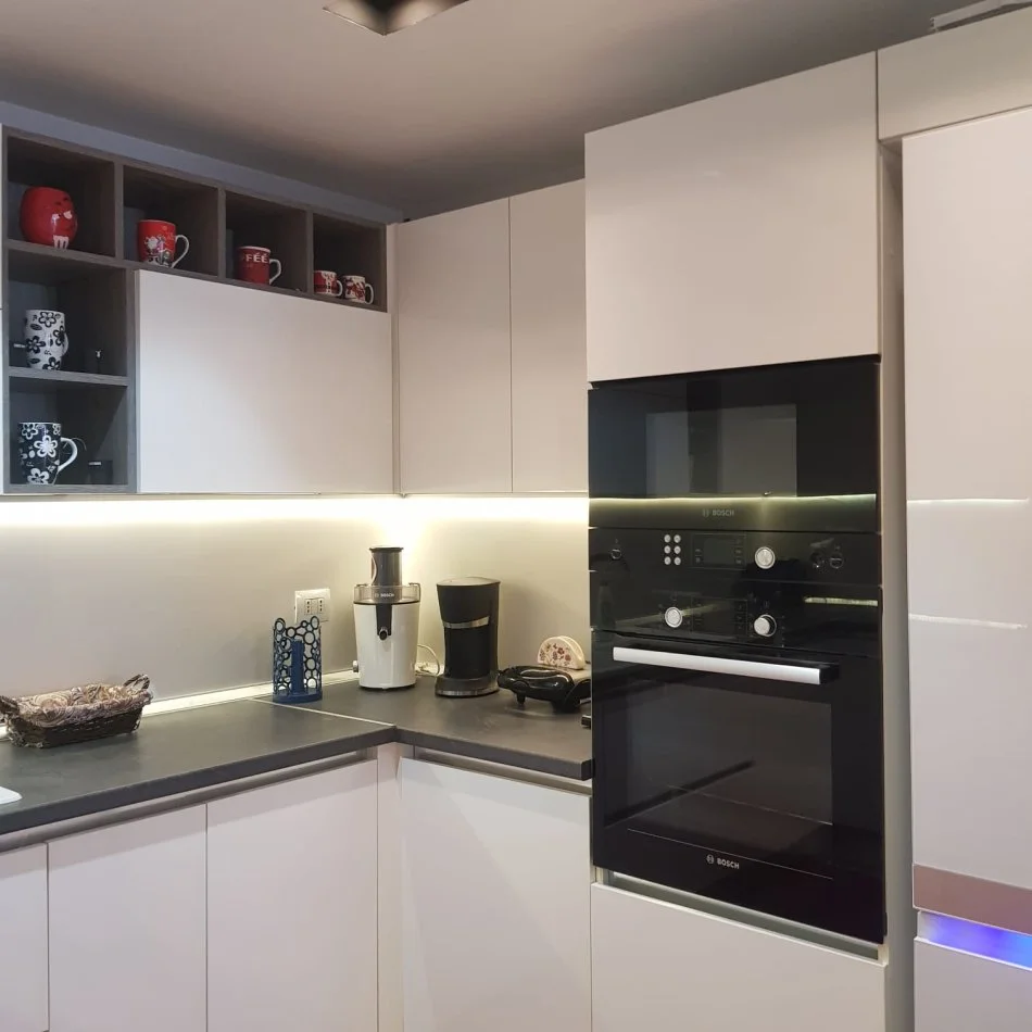 Tirane, jap me qera apartament 2+1+Ballkon Kati 2, 110 m² 1.000 € (mine peza)