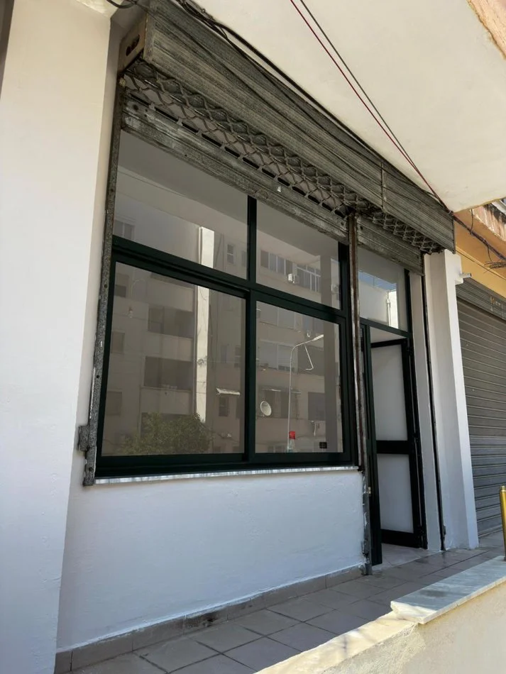 Durres, jepet me qera dyqan , 21 m² 200 € (prane stadiumit)