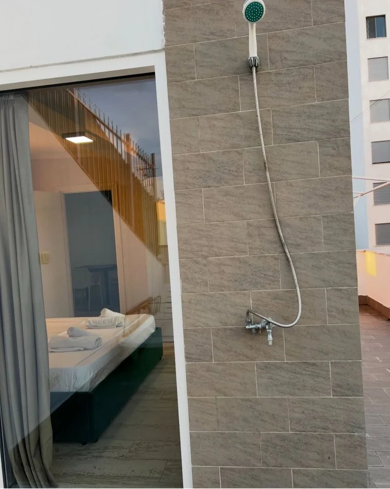 Durres, jepet me qera apartament 1+1+Ballkon , 3.200 € (shkembi i Kavajes)