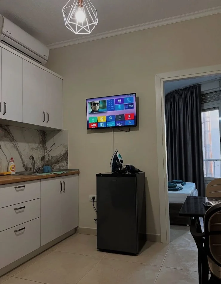 Durres, jepet me qera apartament 1+1+Ballkon , 3.200 € (shkembi i Kavajes)