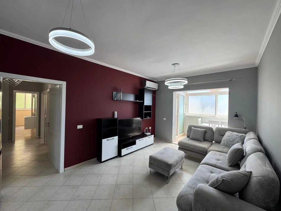 Tirane, jepet me qera apartament 2+1+Aneks+Ballkon Kati 2, 85 m² 650 € (RRUGA ARKITEKT SINANI)