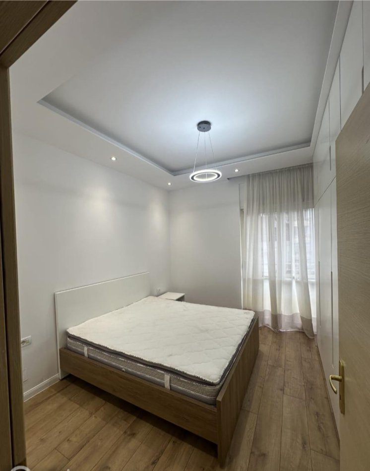 Tirane, shitet apartament 1+1+Ballkon Kati 5, 72 m² 145.000 € (Kodra e Diellit, Bill Klinton)