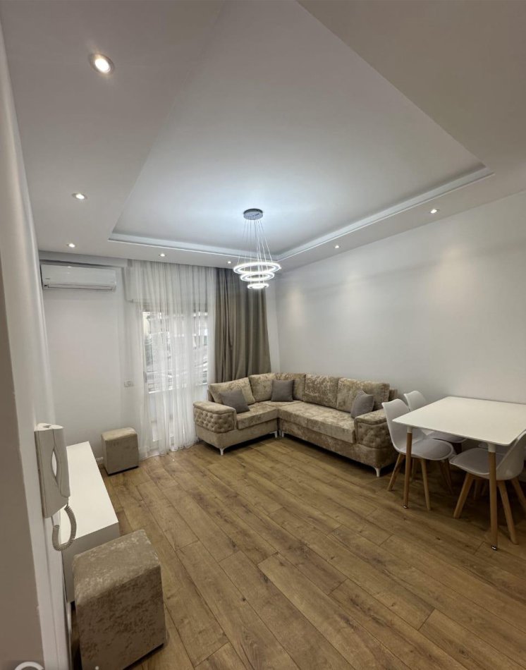 Tirane, shitet apartament 1+1+Ballkon Kati 5, 72 m² 145.000 € (Kodra e Diellit, Bill Klinton)