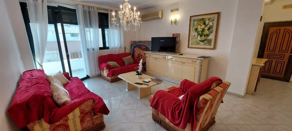 Durres, jepet me qera apartament 2+1+Ballkon Kati 5, 136 m² 600 € (Vollga)