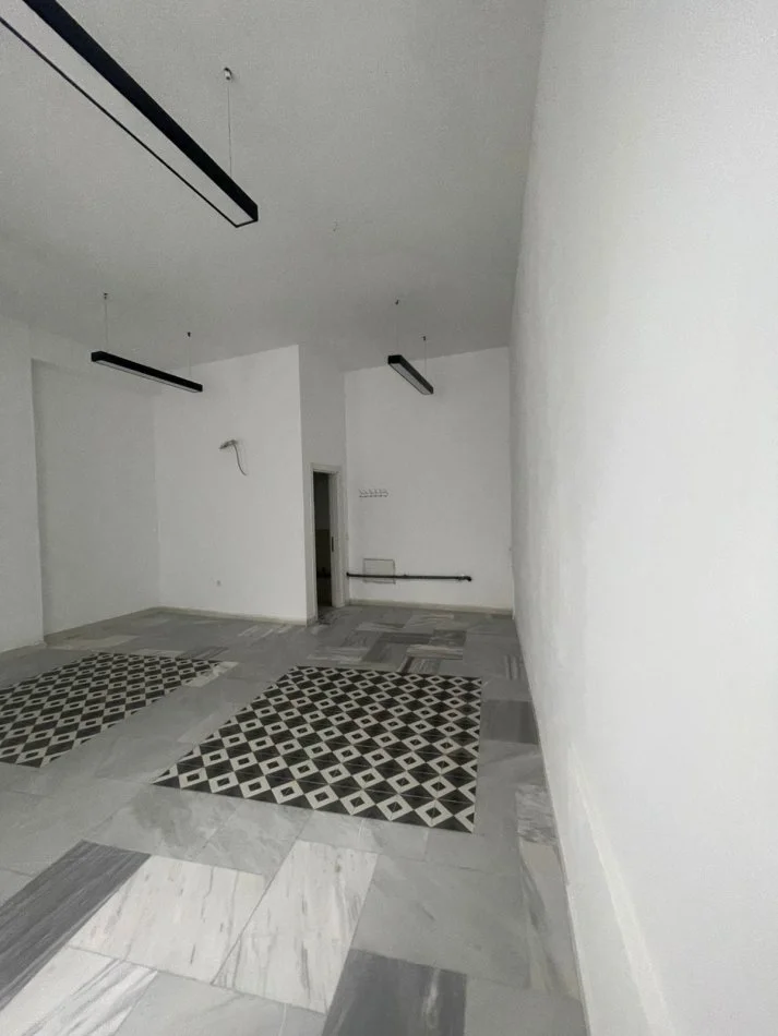 Tirane, jepet me qera dyqan Kati 0, 50 m² 400 € (Kodra e Diellit 2)