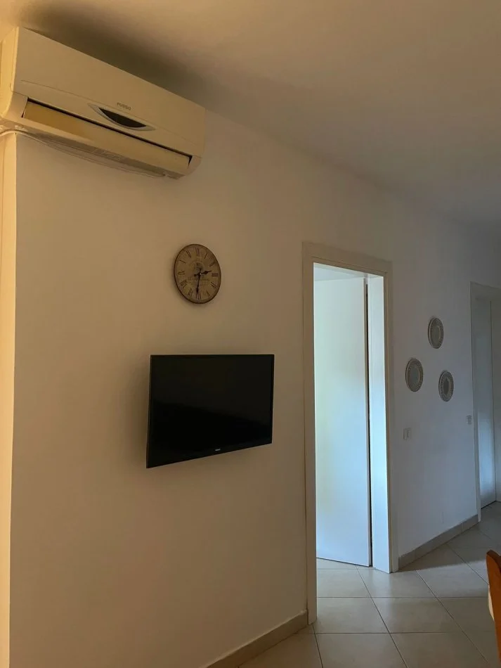 Tirane, jepet me qera apartament 2+1+Ballkon Kati 2, 85 m² 450 € (selita e vjeter)