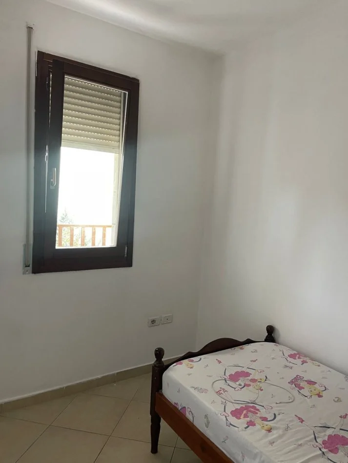 Tirane, jepet me qera apartament 2+1+Ballkon Kati 2, 85 m² 450 € (selita e vjeter)